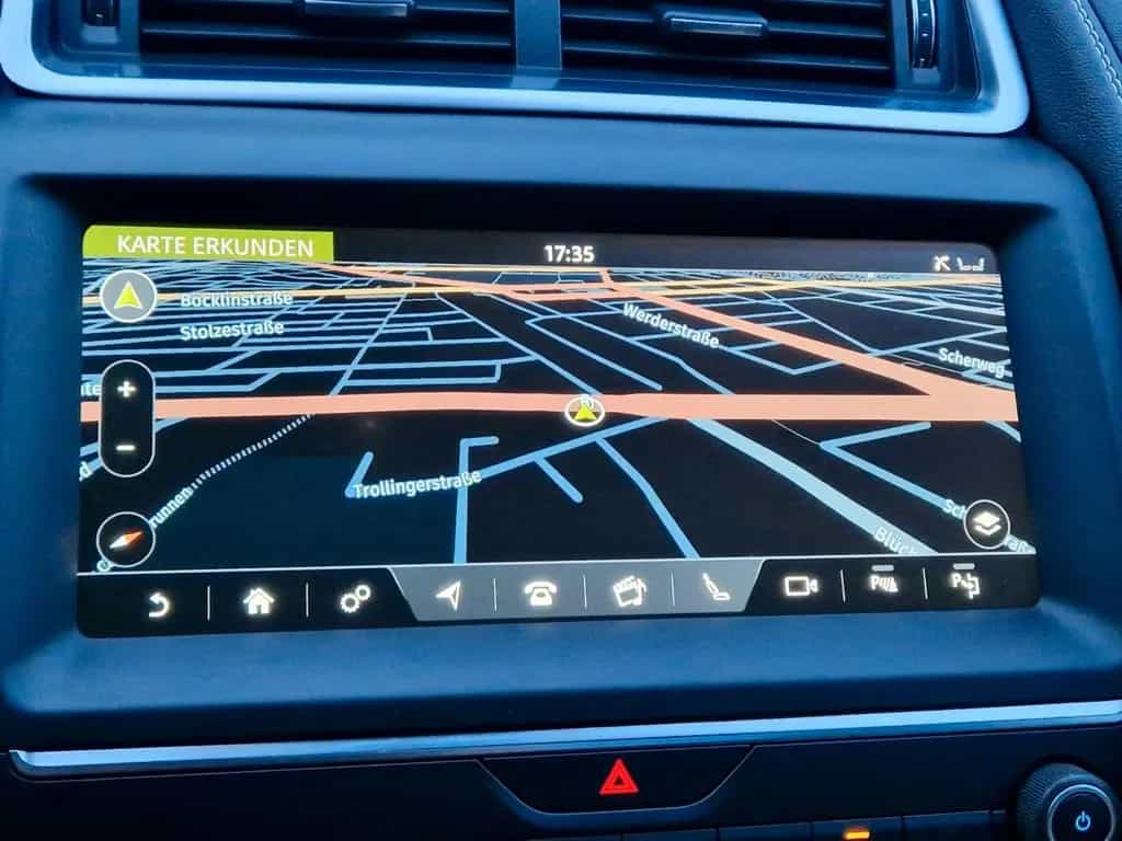 Jaguar E-Pace P300 R-Dynamic SE AWD 07/2020-photo-18