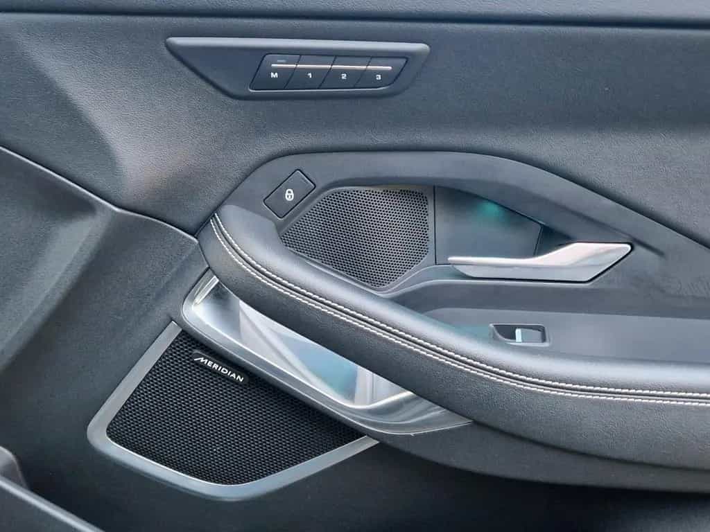 Jaguar E-Pace P300 R-Dynamic SE AWD 07/2020-photo-23