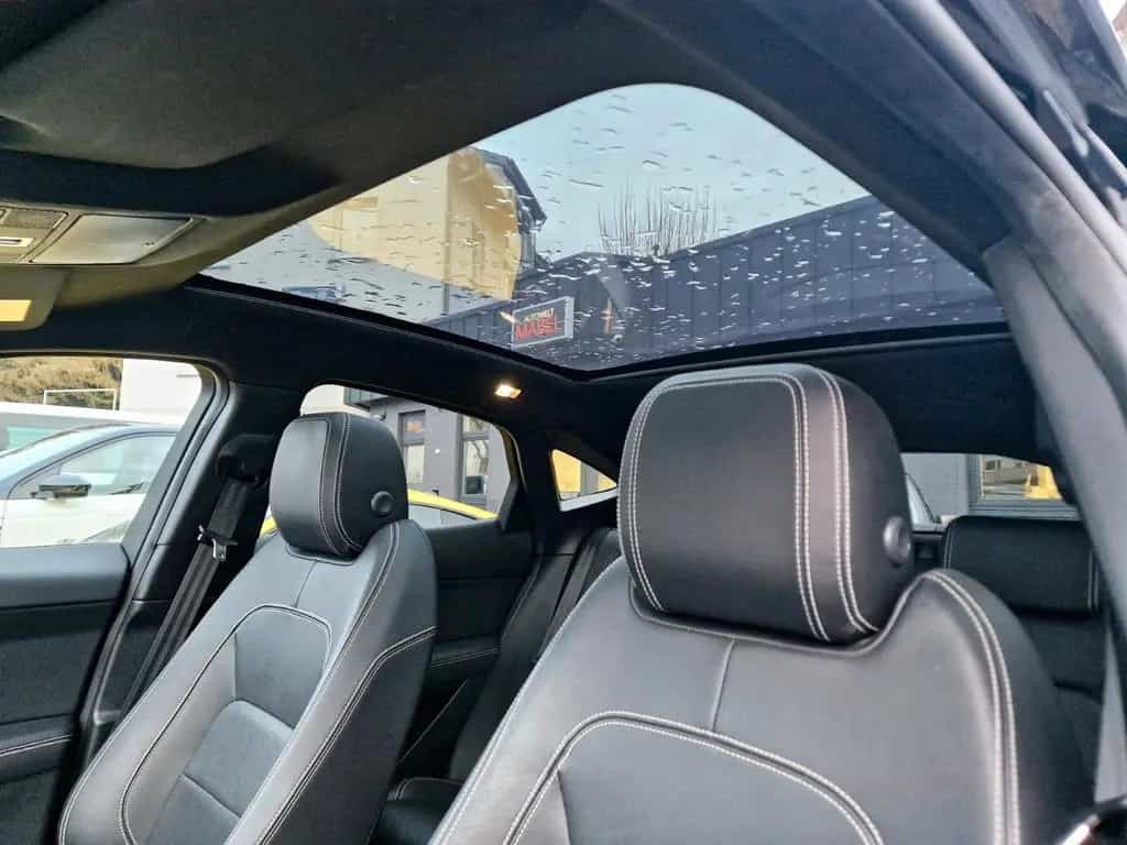 Jaguar E-Pace P300 R-Dynamic SE AWD 07/2020-photo-25