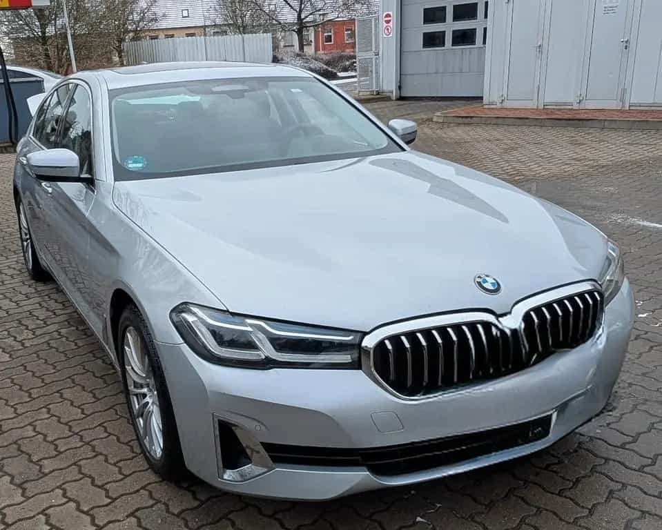 BMW 5 Series 520d - Luxury line facelift voll. 08/2020-photo-0