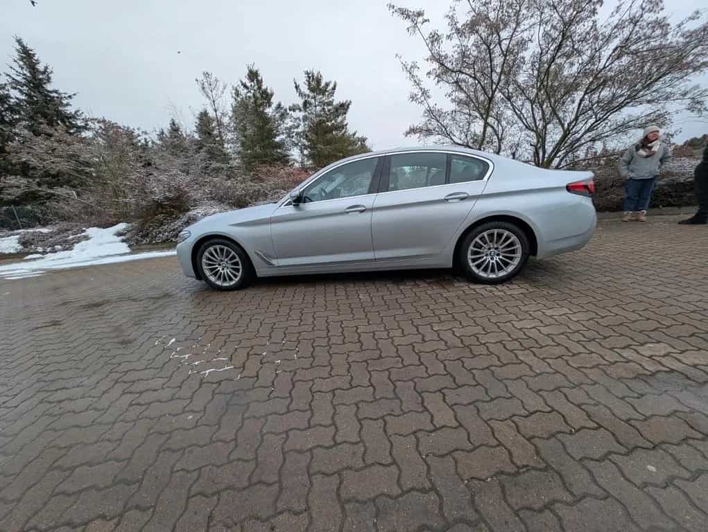 BMW 5 Series 520d - Luxury line facelift voll. 08/2020-photo-3
