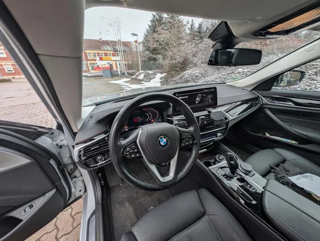 BMW 5 Series 520d - Luxury line facelift voll. 08/2020-photo-8
