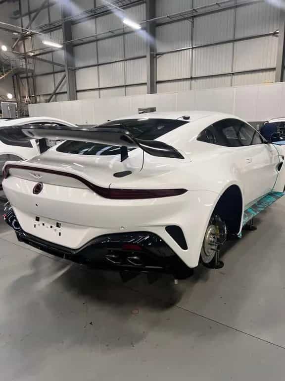 Aston Martin V8 Vantage 4.0 GT4 New 01/2026-photo-3