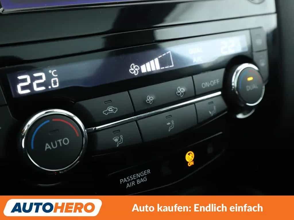Nissan Qashqai 1.6 dCi N-Connecta Aut*NAVI*TEMPO*AHK* 03/2018-photo-22
