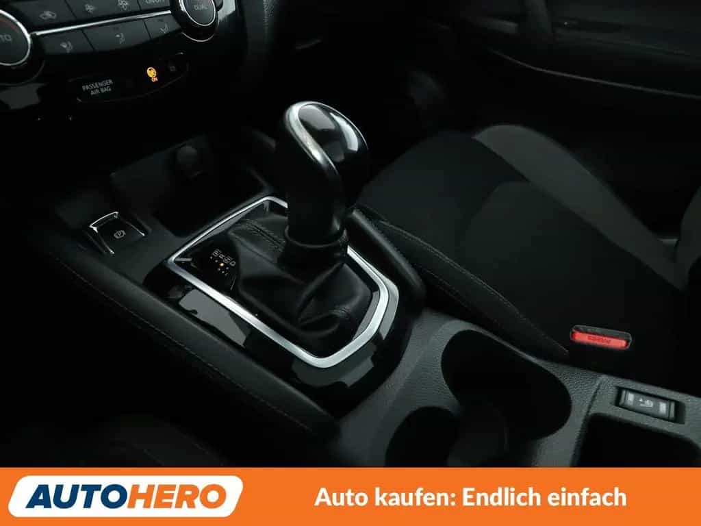 Nissan Qashqai 1.6 dCi N-Connecta Aut*NAVI*TEMPO*AHK* 03/2018-photo-23