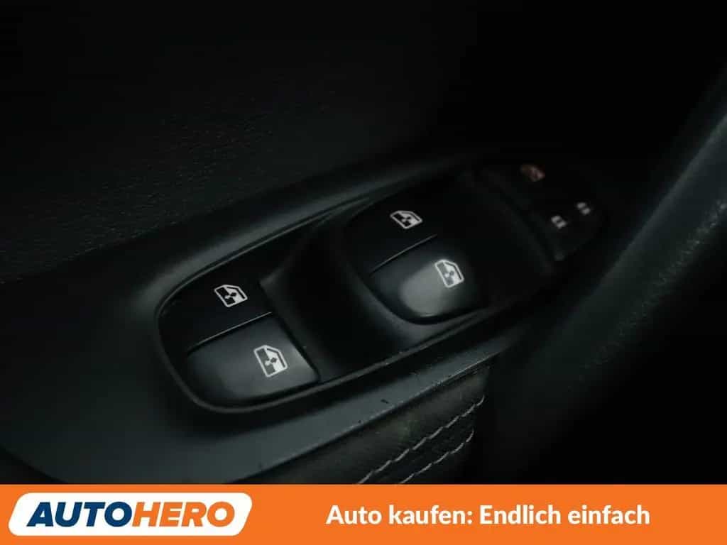 Nissan Qashqai 1.6 dCi N-Connecta Aut*NAVI*TEMPO*AHK* 03/2018-photo-24