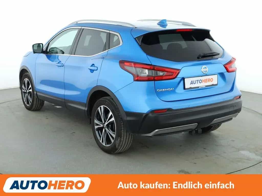 Nissan Qashqai 1.6 dCi N-Connecta Aut*NAVI*TEMPO*AHK* 03/2018-photo-3