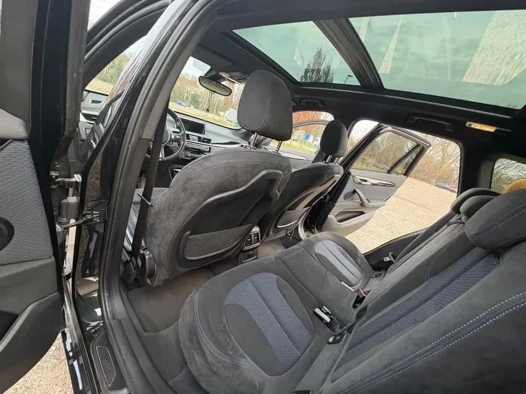 BMW X1 sDrive18d M Sport 08/2017-photo-11