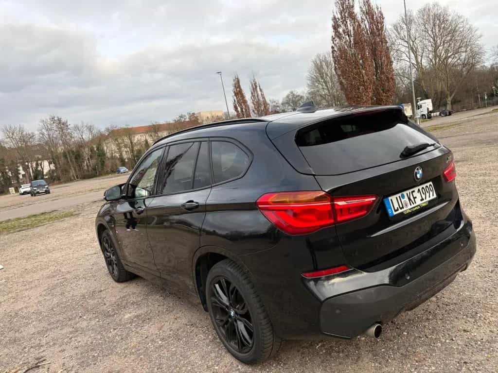 BMW X1 sDrive18d M Sport 08/2017-photo-4