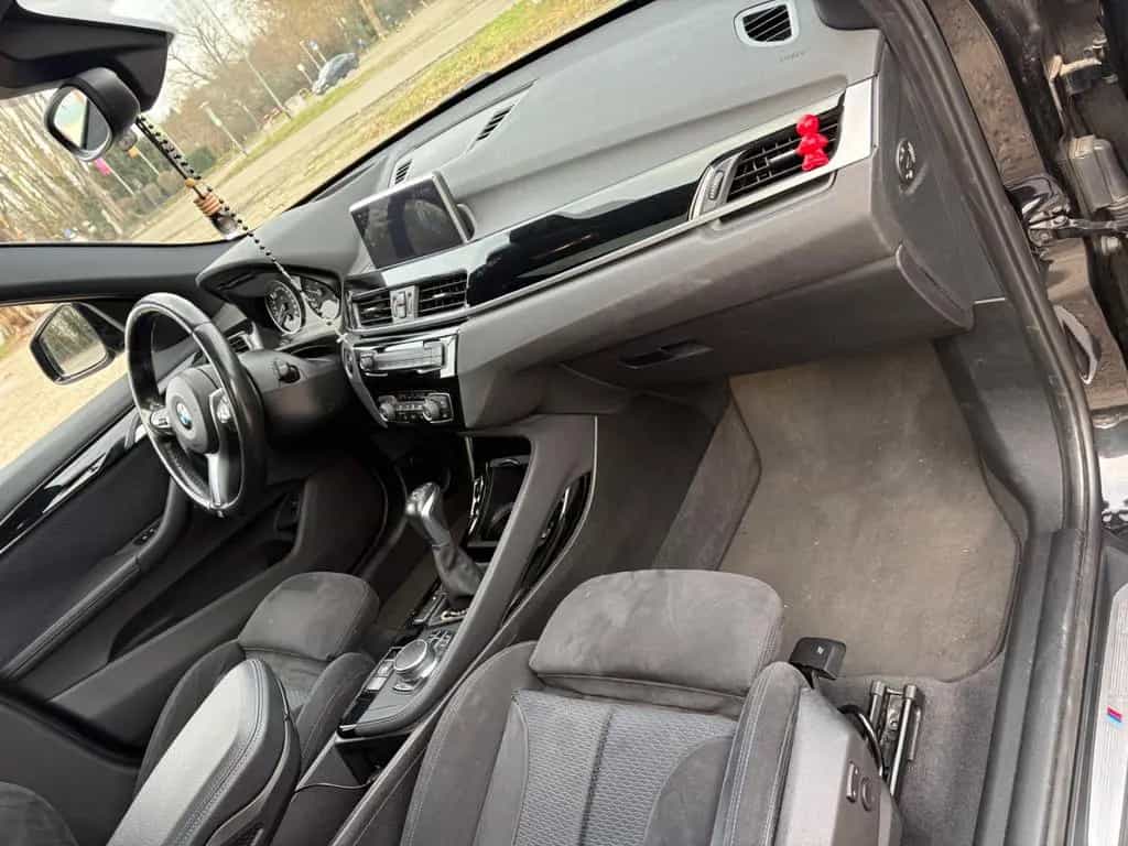 BMW X1 sDrive18d M Sport 08/2017-photo-9