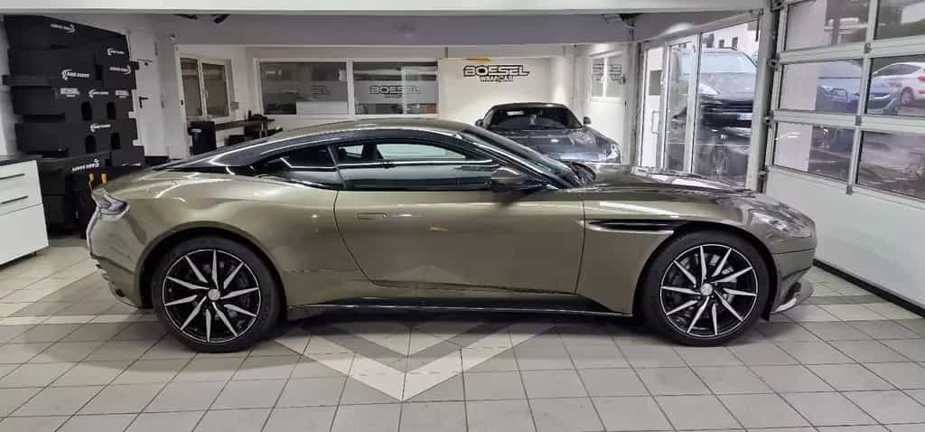 Aston Martin DB11 5.2 V12 - MwSt. netto 90.000€   TÜV/AU NEU 12/2017-photo-1