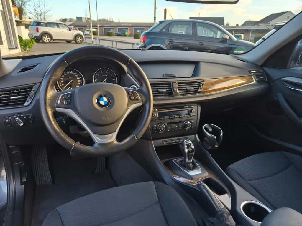 BMW X1 20i sDrive *Automatik*PDC*LED*SHZ*Grau* 09/2014-photo-0