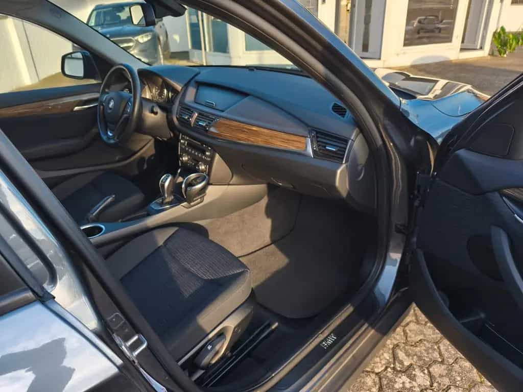 BMW X1 20i sDrive *Automatik*PDC*LED*SHZ*Grau* 09/2014-photo-9