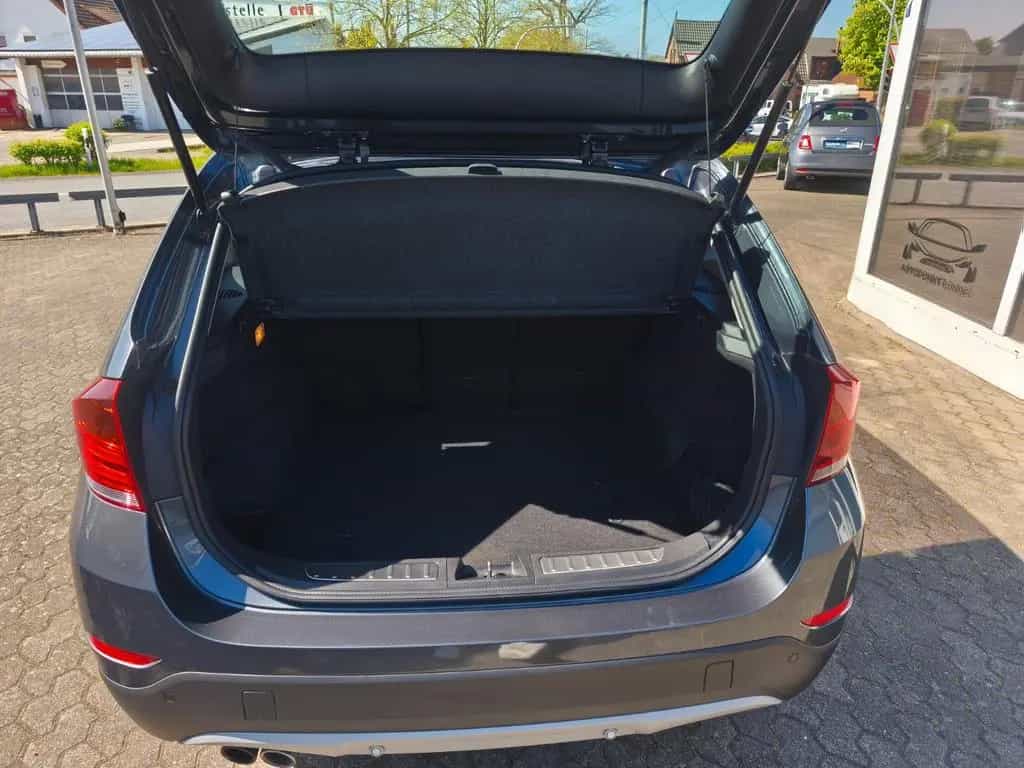 BMW X1 20i sDrive *Automatik*PDC*LED*SHZ*Grau* 09/2014-photo-17