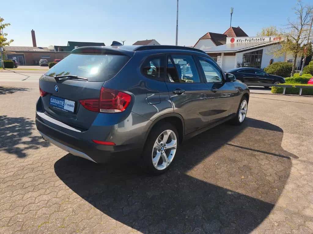 BMW X1 20i sDrive *Automatik*PDC*LED*SHZ*Grau* 09/2014-photo-2
