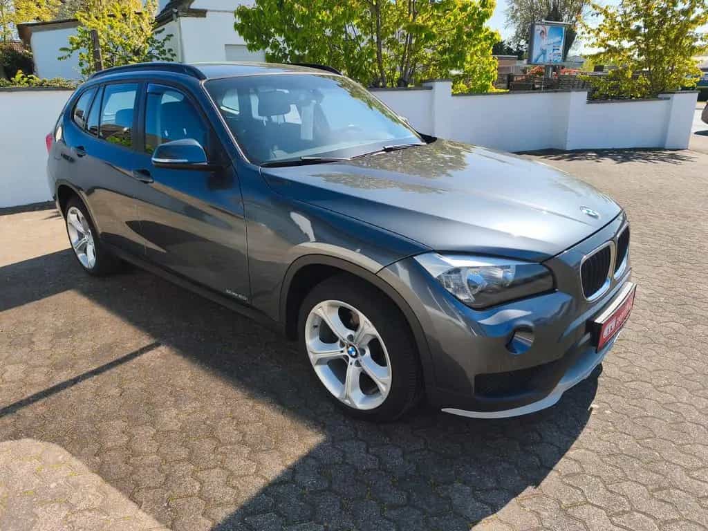 BMW X1 20i sDrive *Automatik*PDC*LED*SHZ*Grau* 09/2014-photo-3