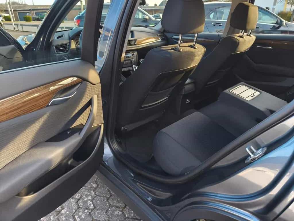 BMW X1 20i sDrive *Automatik*PDC*LED*SHZ*Grau* 09/2014-photo-5