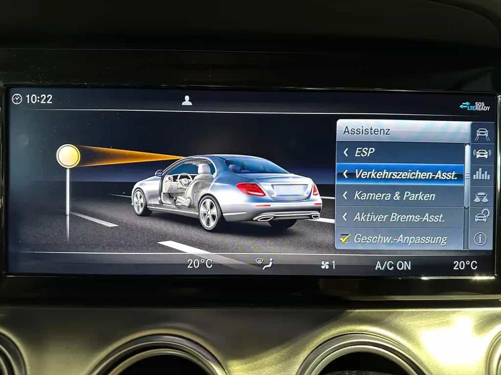 Mercedes-Benz E 220 LIMOUSINE AVANTGARDE DISTRONIC COMAND 360° 11/2020-photo-25