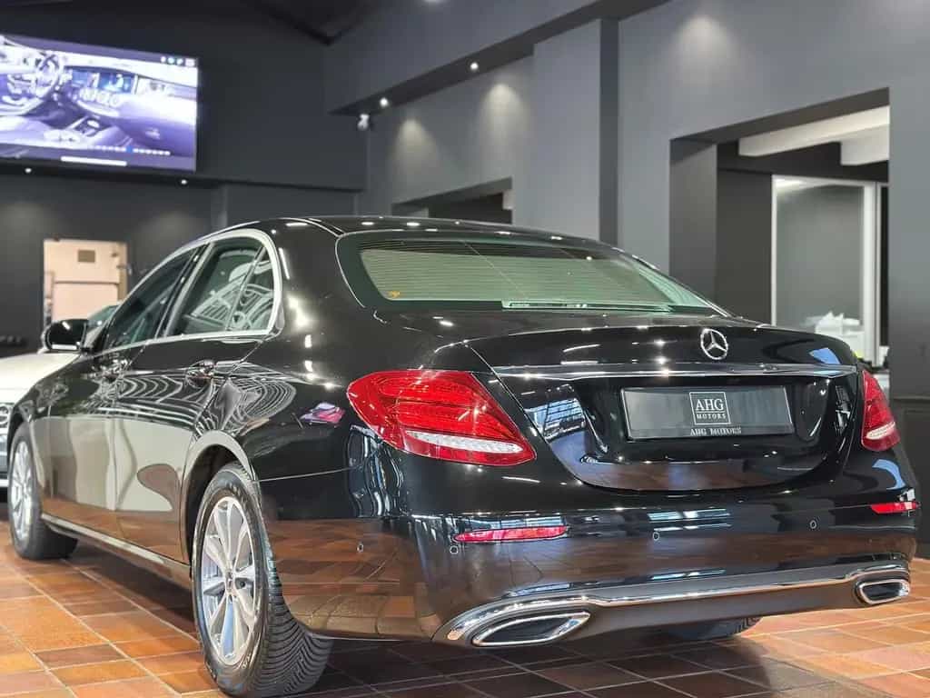 Mercedes-Benz E 220 LIMOUSINE AVANTGARDE DISTRONIC COMAND 360° 11/2020-photo-3