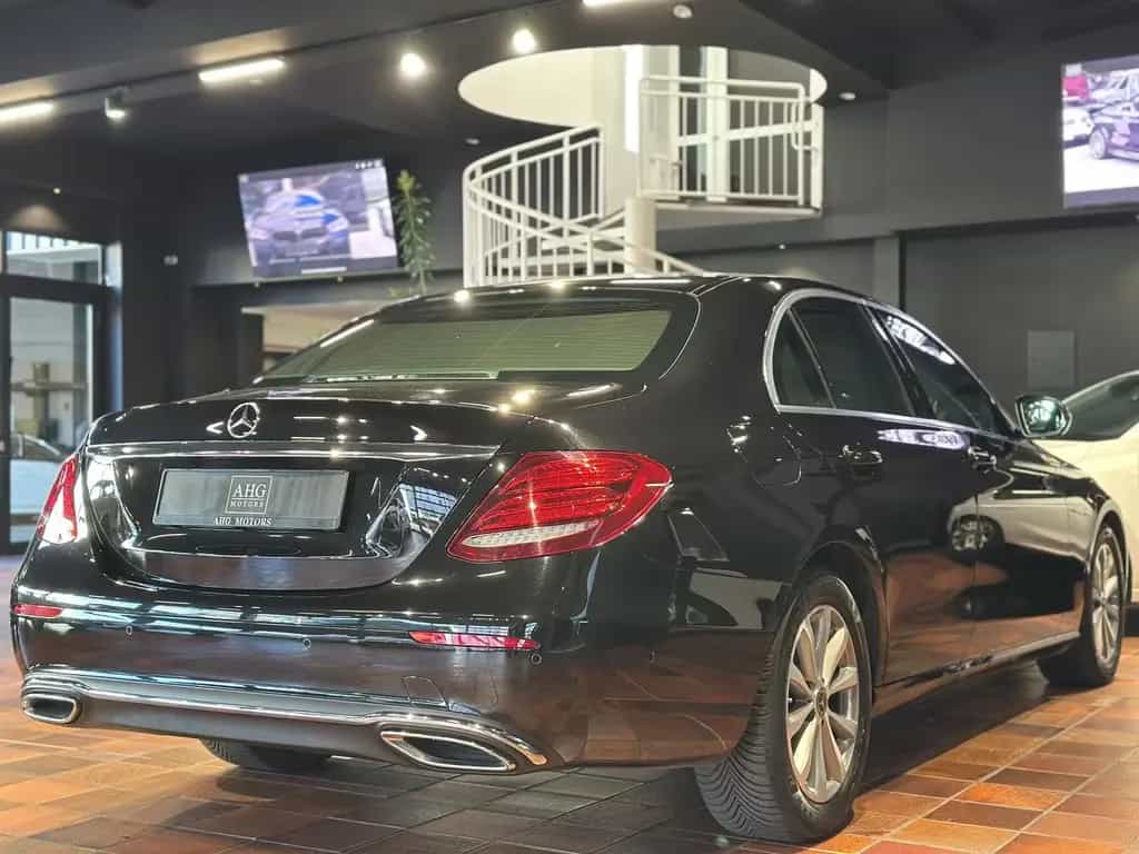 Mercedes-Benz E 220 LIMOUSINE AVANTGARDE DISTRONIC COMAND 360° 11/2020-photo-8