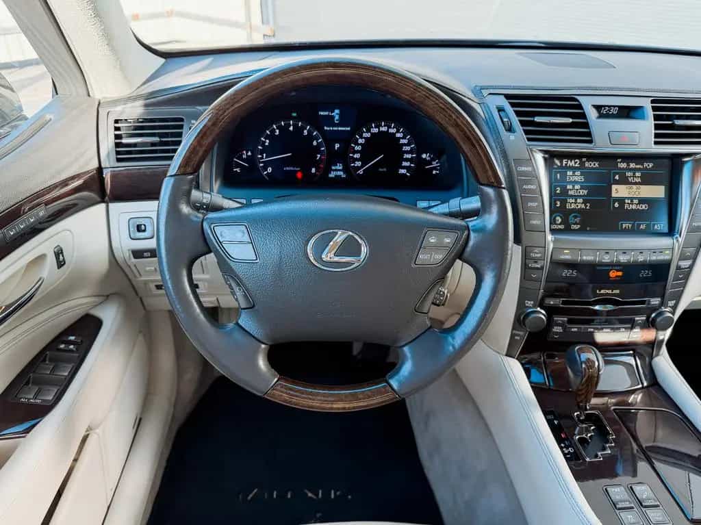 Lexus LS 460 V8 SoftClose*MarkLewinson*NAVI*TV*Fridge 12/2007-photo-2