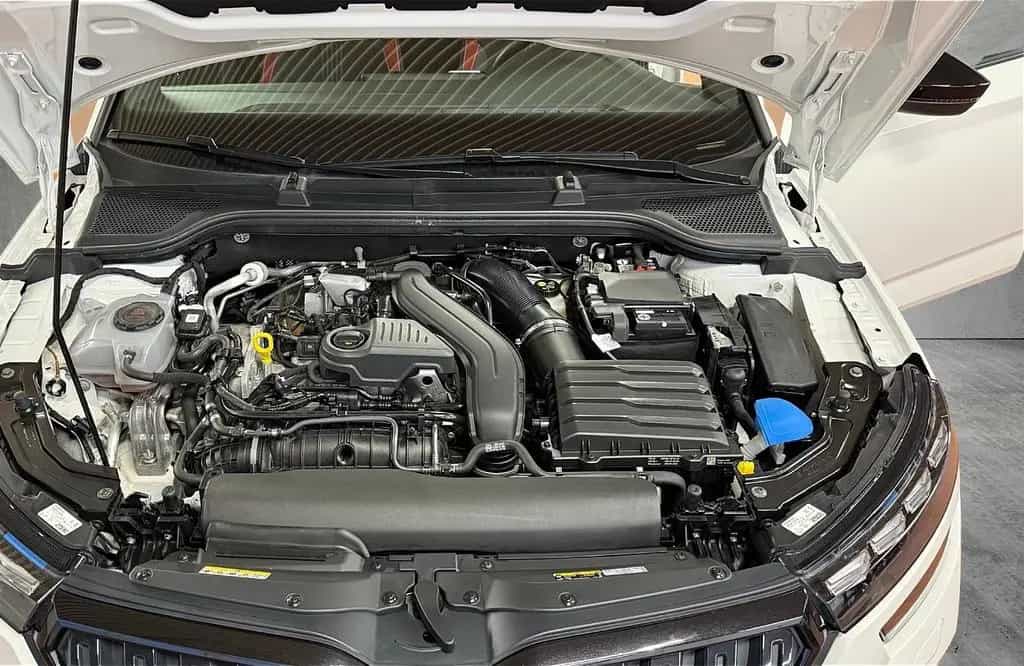 Skoda Kamiq 1.5 TSI Monte Carlo DSG LED Navi ACC Pano 01/2023-photo-13