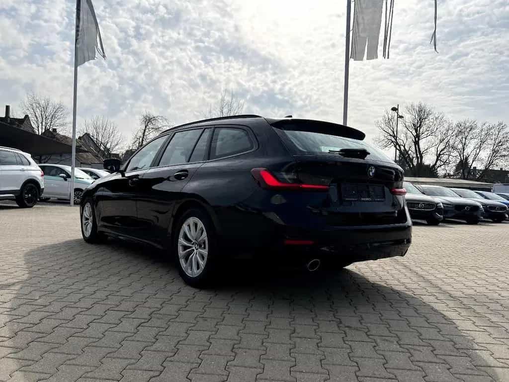 BMW 318 d Touring *LED Navi Leder AHK DAB el. Heck* 09/2021-photo-1