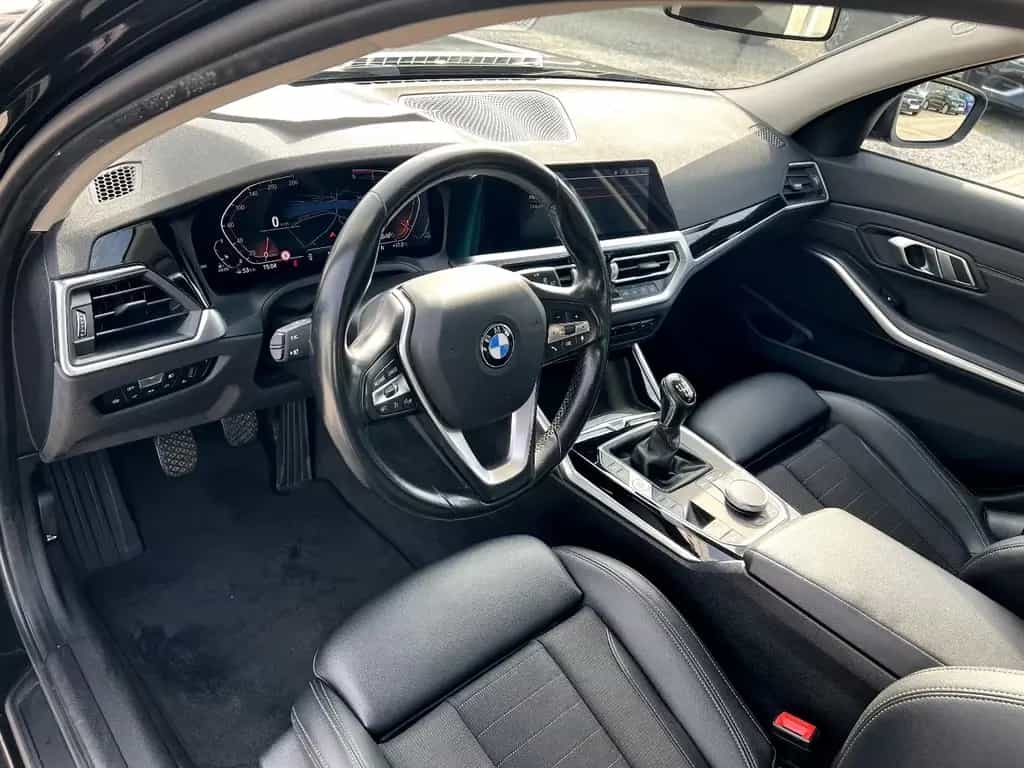 BMW 318 d Touring *LED Navi Leder AHK DAB el. Heck* 09/2021-photo-9