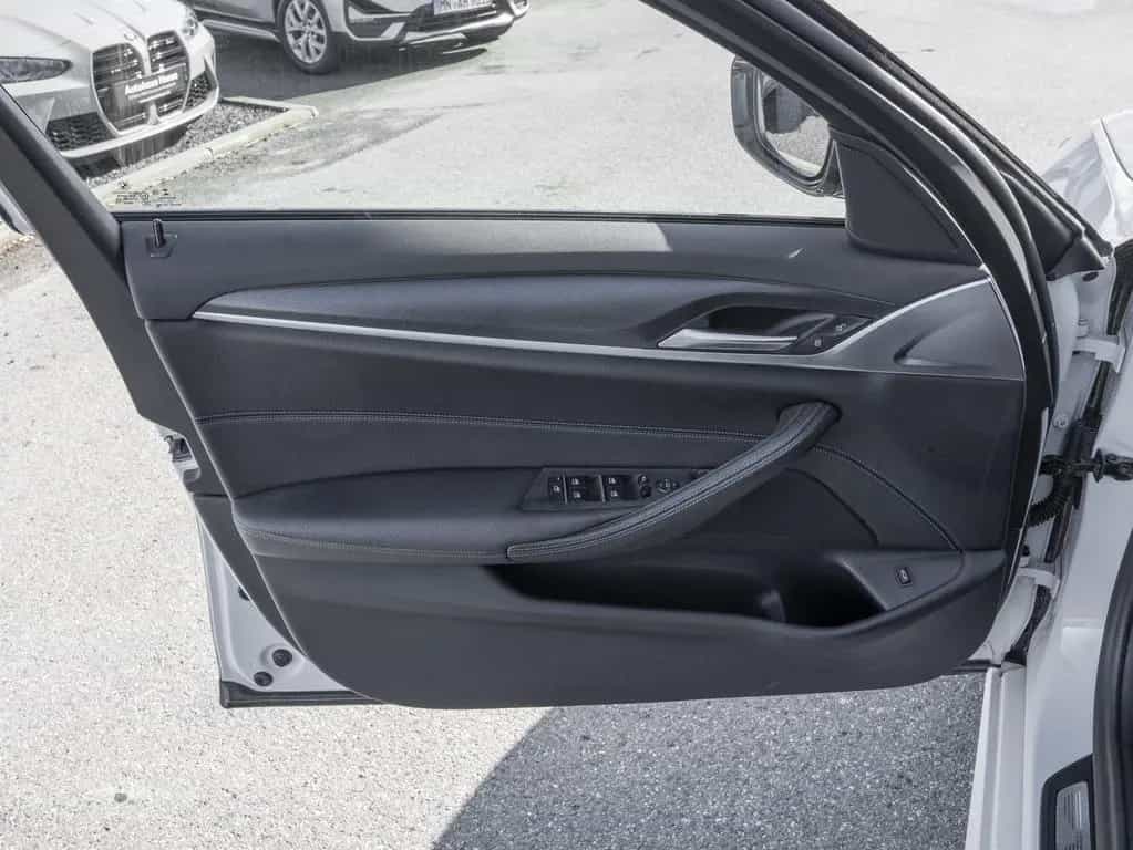 BMW 5 Series 520d xDrive Limo M-Sport KAMERA HiFi adapLED 08/2021-photo-9