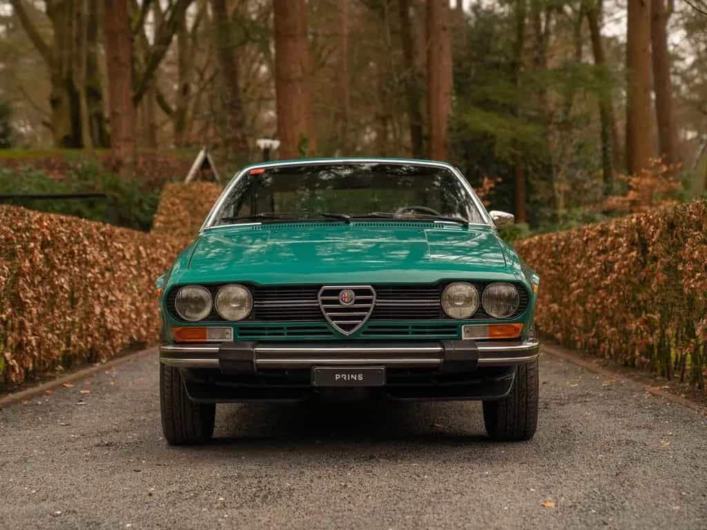 Alfa Romeo Alfetta GTV 2000 11/1977-photo-1