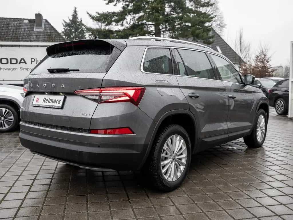 Skoda Kodiaq STYLE 2.0 TSI DSG 4X4 Kam. Navi Standh. 02/2023-photo-3