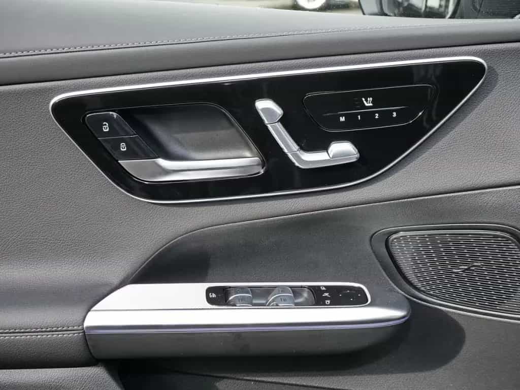 Mercedes-Benz GLC-Class d 4MATIC AMG Distronic 360° AHK Memory 02/2026-photo-16