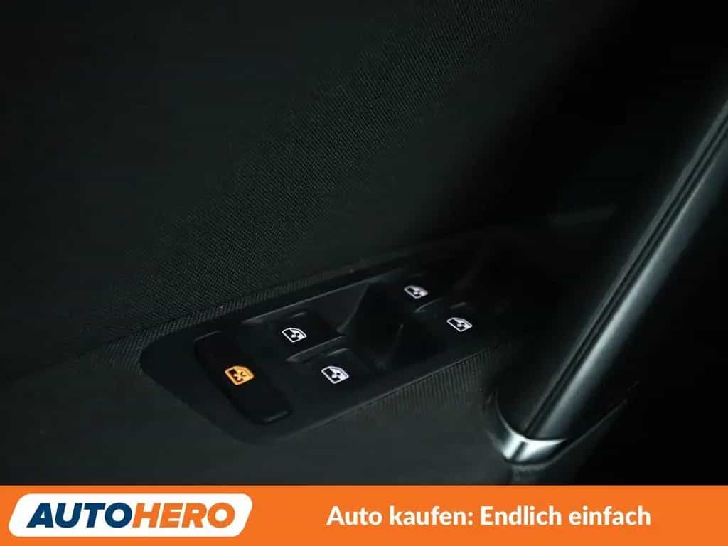 Volkswagen Golf VII 1.5 TSI ACT Join Aut.*NAVI*LED*ACC*PDC* 08/2018-photo-23