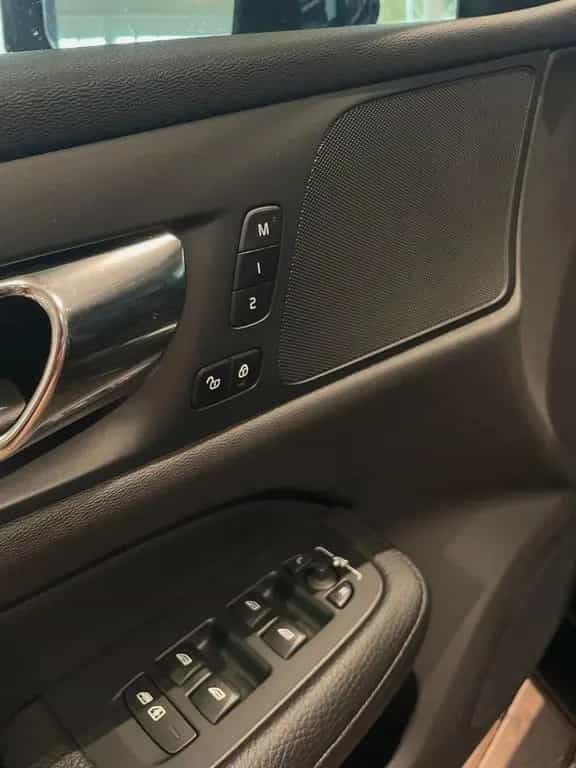 Volvo V60 T5 Inscription Autom Navi Leder PDC Cam LED 09/2019-photo-11