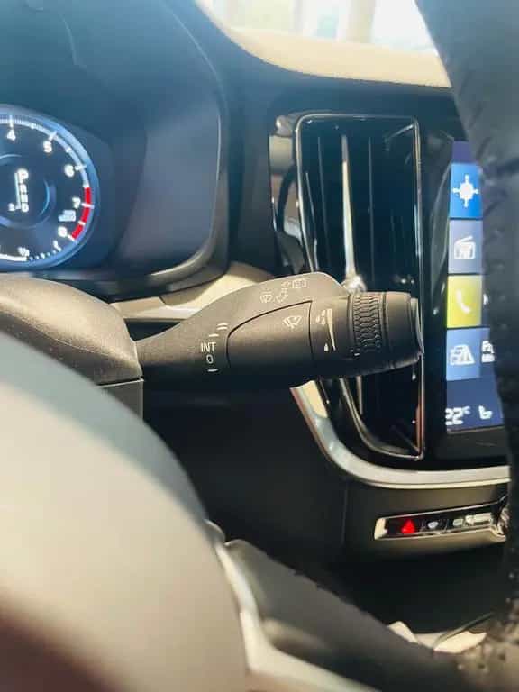 Volvo V60 T5 Inscription Autom Navi Leder PDC Cam LED 09/2019-photo-17