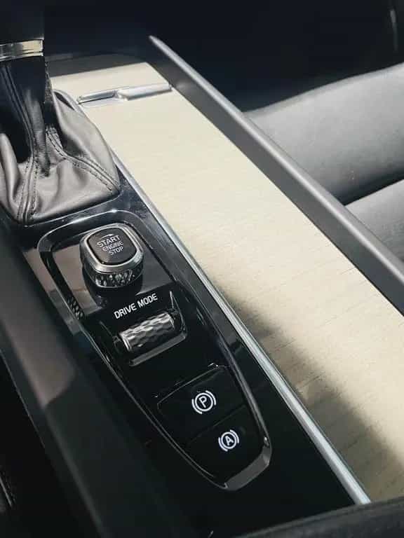 Volvo V60 T5 Inscription Autom Navi Leder PDC Cam LED 09/2019-photo-19