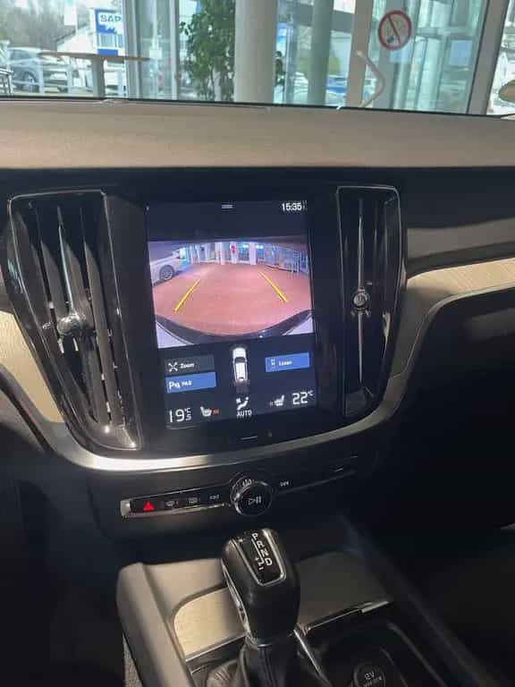 Volvo V60 T5 Inscription Autom Navi Leder PDC Cam LED 09/2019-photo-23