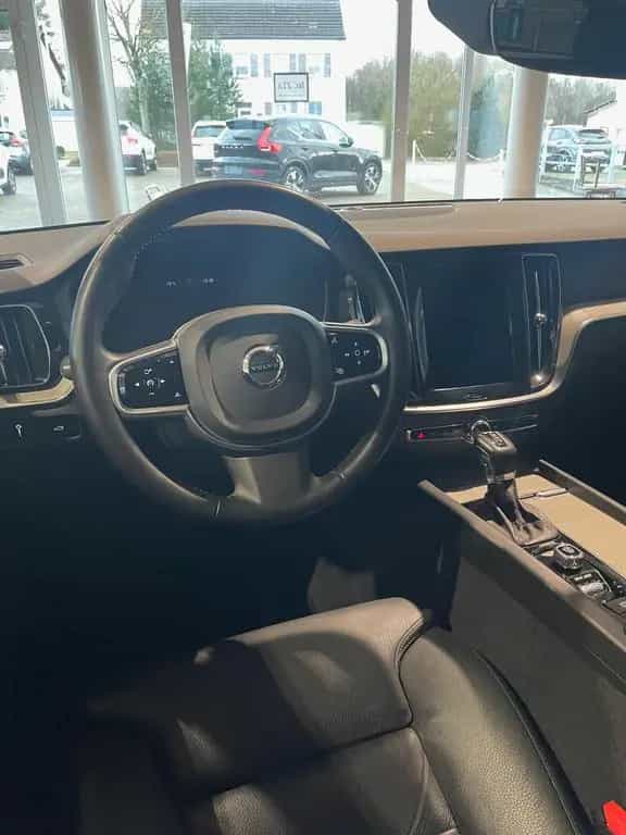 Volvo V60 T5 Inscription Autom Navi Leder PDC Cam LED 09/2019-photo-26