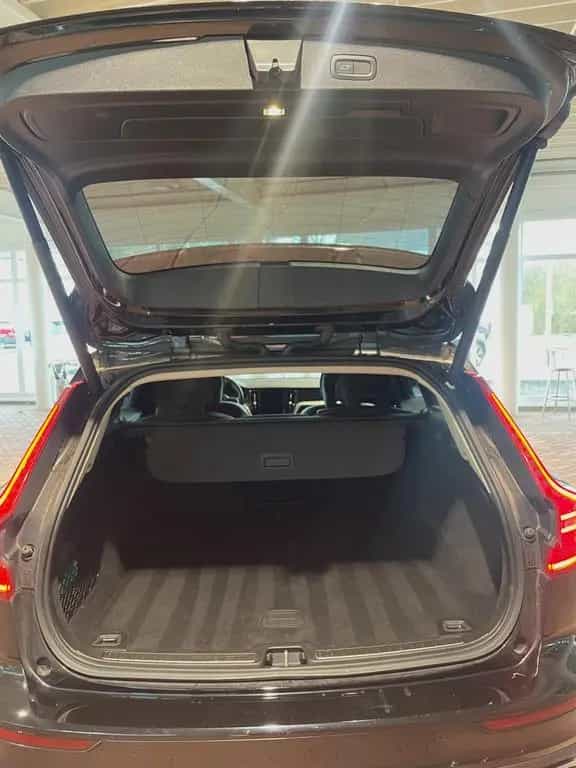 Volvo V60 T5 Inscription Autom Navi Leder PDC Cam LED 09/2019-photo-31