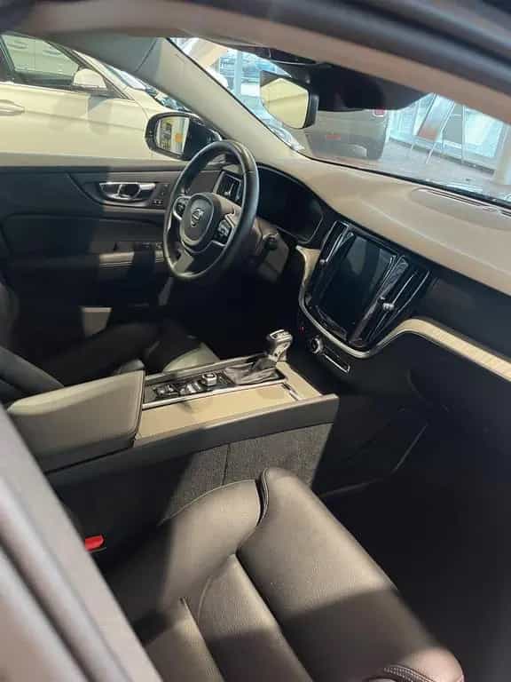 Volvo V60 T5 Inscription Autom Navi Leder PDC Cam LED 09/2019-photo-34