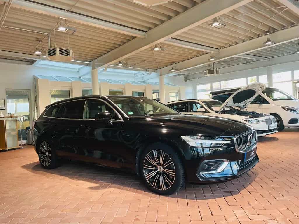 Volvo V60 T5 Inscription Autom Navi Leder PDC Cam LED 09/2019-photo-7