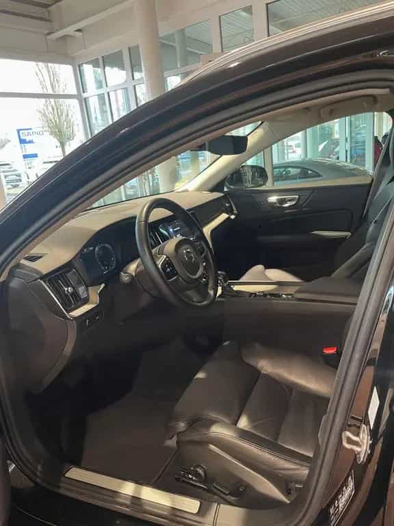 Volvo V60 T5 Inscription Autom Navi Leder PDC Cam LED 09/2019-photo-9
