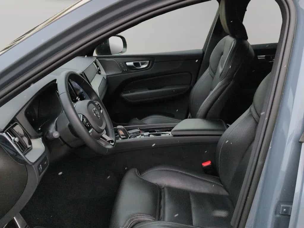 Volvo XC60 B5 D AWD R-Design+HUD+Luft+22Zoll+Massage+ 08/2022-photo-4