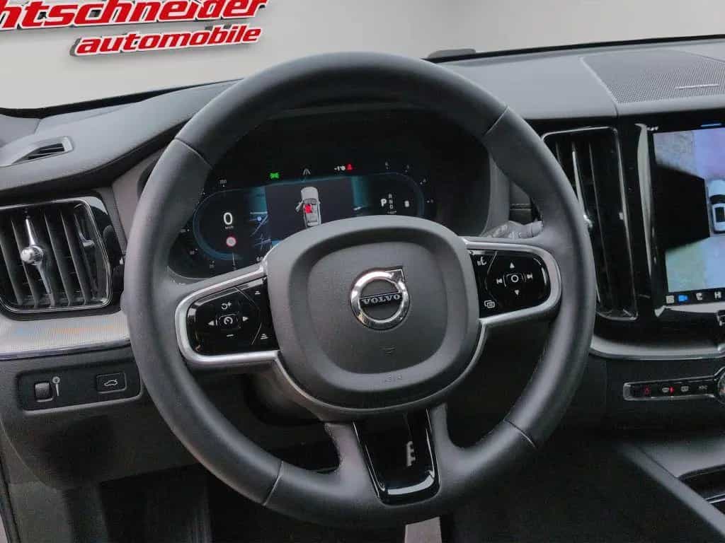 Volvo XC60 B5 D AWD R-Design+HUD+Luft+22Zoll+Massage+ 08/2022-photo-5