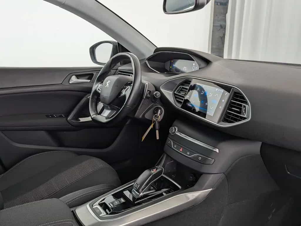 Peugeot 308 1.5 BlueHDi 130 SW Allure (EURO 6d) NAVI+AHK 03/2021-photo-12