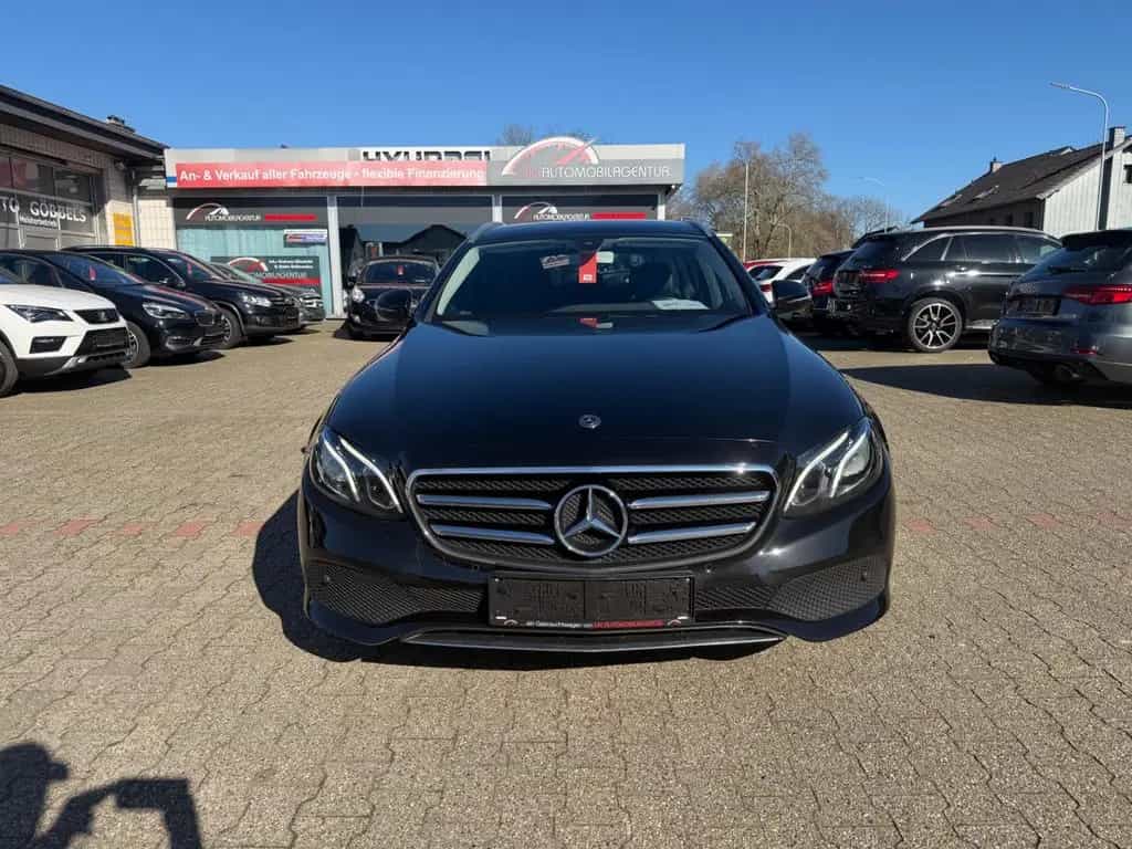 Mercedes-Benz E-Class 200 T Avantgarde 9-G Facelift Comand LED 02/2019-photo-1