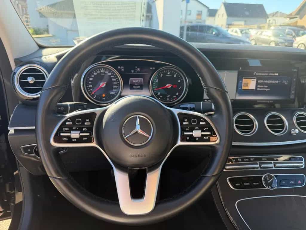 Mercedes-Benz E-Class 200 T Avantgarde 9-G Facelift Comand LED 02/2019-photo-11