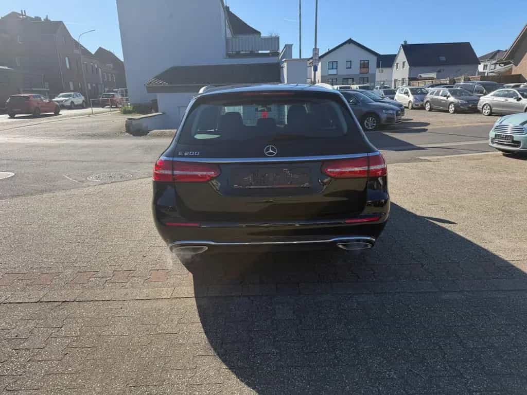 Mercedes-Benz E-Class 200 T Avantgarde 9-G Facelift Comand LED 02/2019-photo-5