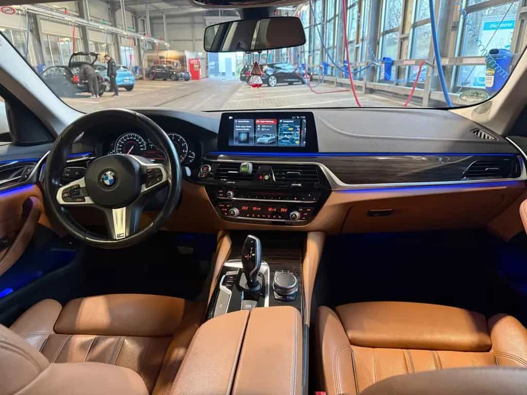 BMW 5 Series 540i A - Luxury Line G30 07/2017-photo-10