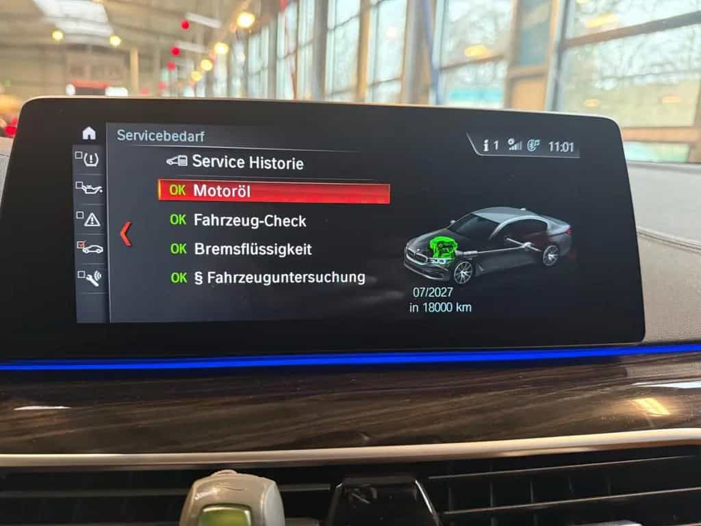 BMW 5 Series 540i A - Luxury Line G30 07/2017-photo-11